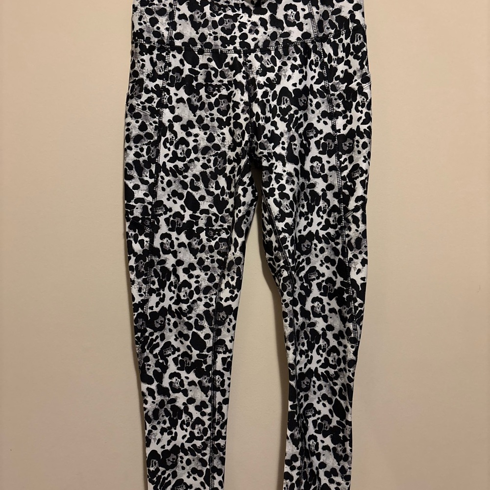 Jessica Simpson Black and White Activewear Leggings